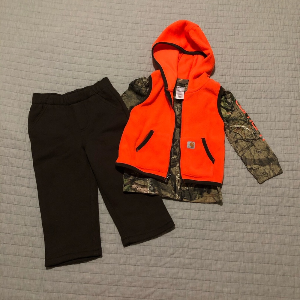 Hooded Vest,Long-Sleeve,T-Shirt and Dungaree Pants